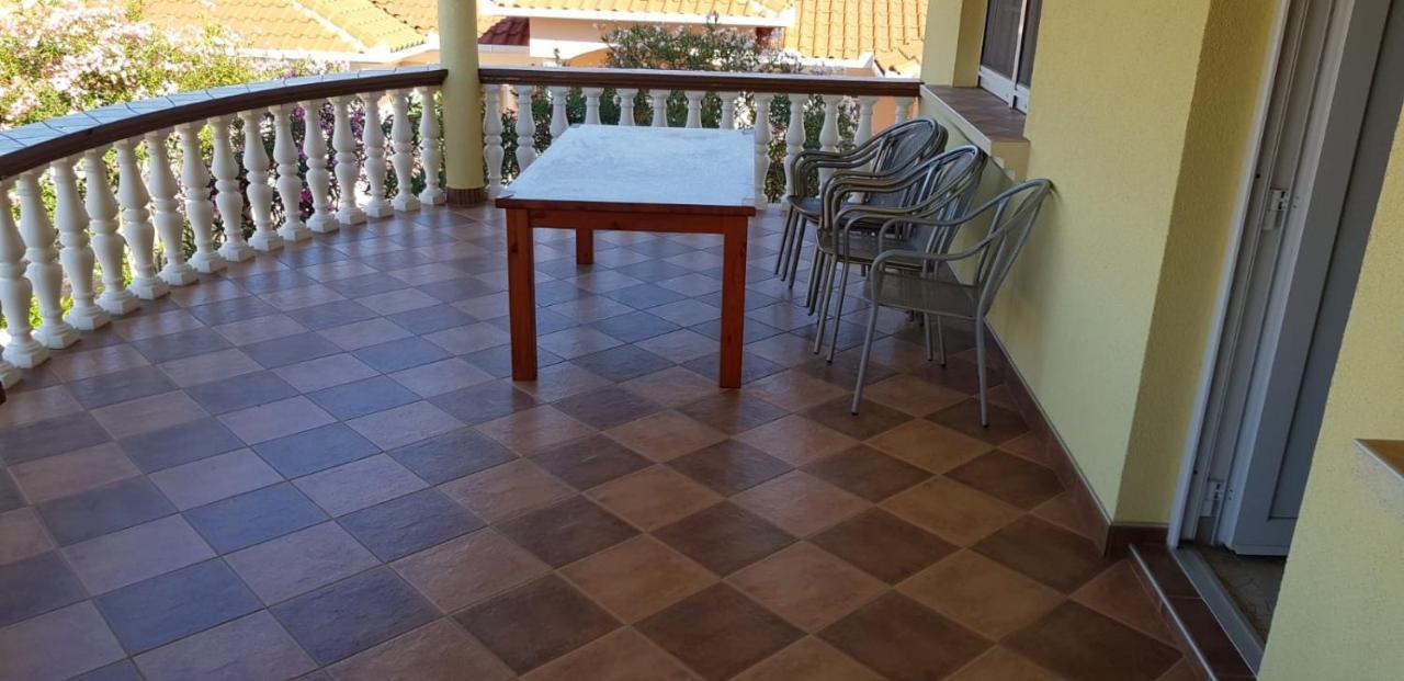 Apartments With A Parking Space Vir - 18407 Bagian luar foto